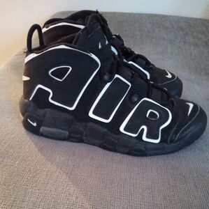 Nike Air More Uptempo (GS) sz6.5y